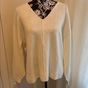 Vince Camuto Cream V-Neck Sweater